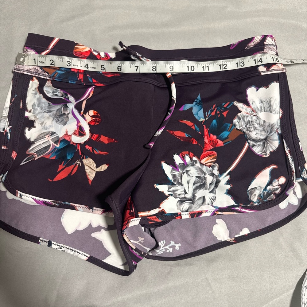 Athleta Floral Running Shorts Drawstring Lined Pockets Size S - Picture 6 of 6